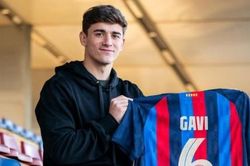 Gavi bị loại khỏi đội 1 Barca