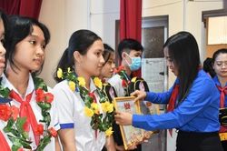 Sóc Trăng tuyên dương 60 đội viên tiêu biểu phong trào 'Nghìn việc tốt'