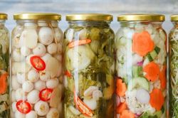 Độc tố botulinum có xuất hiện trong dưa, cà muối?