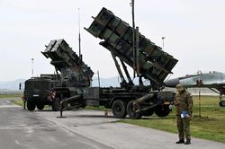 Mỹ chuyển hệ thống tên lửa Patriot, xe tăng Abrams cho Ukraine sớm hơn dự kiến