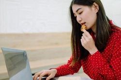Mang cơm trưa theo 5 cách này để không bị tăng cân, béo bụng