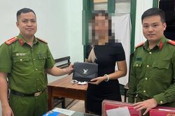 Công an phường Thụy Khuê tìm lại tài sản giá trị cho du khách nước ngoài