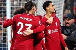 Liverpool có thể không được dự cúp C1 dù có vào top 4 Ngoại hạng Anh