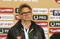 HLV Philippe Troussier: 'Chúng tôi sẽ thể hiện tốt hơn ở trận thứ hai'