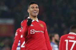 Sao Man United được trao băng đội trưởng tuyển Brazil