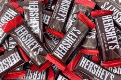 Hãng chocolate Hershey tìm cách loại bỏ chì và cadmium trong sản phẩm