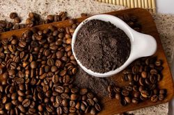 Công dụng bất ngờ của bã cà phê không phải ai cũng biết