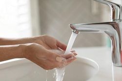 Hàn Quốc: Chỉ số tiền nước sinh hoạt tăng cao nhất trong 17 năm