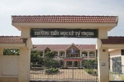 Nóng: Hàng chục học sinh ngộ độc sau khi cầm bóng bay 30 phút ở Đắk Lắk