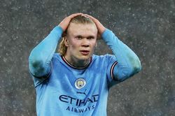 Bố Haaland cảnh báo Man City