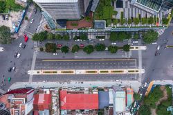 Đề xuất lắp mái che vỉa hè rộng 4 m ở trung tâm TP.HCM