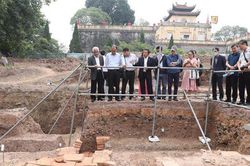 Bắt đầu lộ trình khôi phục không gian chính điện Kính Thiên