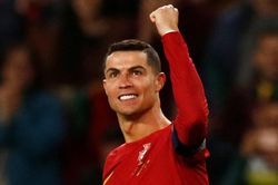 Ronaldo lập loạt kỷ lục vô tiền khoáng hậu