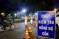 Xử phạt nữ tài xế U70 vi phạm nồng độ cồn