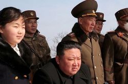 Triều Tiên thử nghiệm vũ khí không người lái tấn công hạt nhân dưới nước có tên 'Sóng thần'