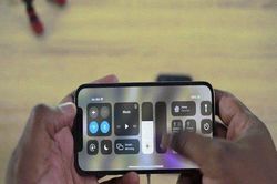 iPhone và smartphone Androdi bị đối xử ra sao khi bị 'chán'?
