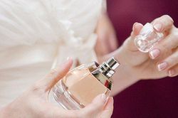 Cách bảo quản nước hoa để hương thơm bền lâu