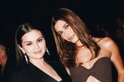 Selena Gomez nhận được lời cầu cứu từ vợ Justin Bieber