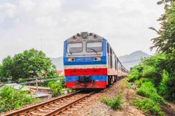 Nhiều chương trình giảm giá vé tàu trong tháng 4