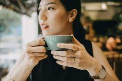 Uống cà phê có làm tăng nguy cơ mắc bệnh tim mạch?