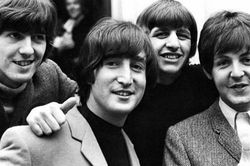 'Please Please Me' - album đầu tay gấp rút của Beatles tròn 60 tuổi
