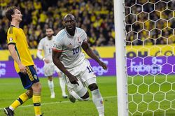 Lukaku lập hat-trick cho tuyển Bỉ, phá hỏng ngày vui của Ibrahimovic