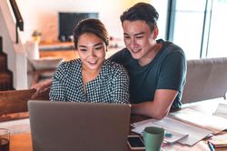 5 bí quyết giúp vợ chồng giải tỏa căng thẳng tài chính