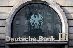 Bất ngờ rơi vào khủng hoảng dù lãi 10 quý liên tiếp, Deutsche Bank sẽ trở thành 'Credit Suisse 2.0'?