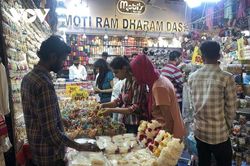 Thăm khu chợ sầm uất bậc nhất New Delhi, nơi người bán hàng toàn là đàn ông