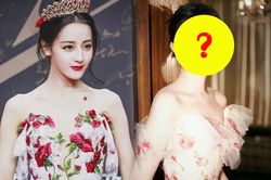 Cùng một kiểu tạo hình, Địch Lệ Nhiệt Ba có còn thắng thế trước mỹ nhân lứa 95 này?