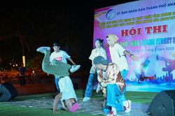 Sôi nổi thi tài ở 'Vũ hội đường phố - Nha Trang street dance show'