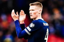 Cú đúp trong 5 phút của McTominay