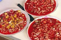 Bộ Y tế khuyến cáo người dân từ bỏ ăn tiết canh, gỏi cá