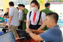 Công an TP Hồ Chí Minh ra quân cao điểm 'nước rút' cấp CCCD gắn chip cho học sinh