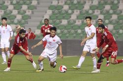 CĐV Thái Lan động viên U23 Việt Nam, thông cảm cho HLV Troussier