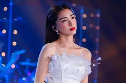 Hòa Minzy xin khán giả ngừng đăng video lộ sự cố trang phục