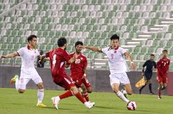 Khi HLV Troussier cũng giống... thầy Park!