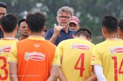 Bóng đá Việt Nam ngày 27/3: HLV Troussier giải tỏa áp lực cho U23 Việt Nam