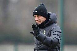 Conte chia tay Tottenham trong đồng thuận, trợ lý Stellini bất ngờ được giữ lại