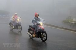 Nhiều khu vực trên cả nước có mưa và dông về chiều tối