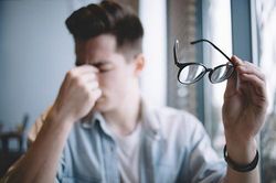 Thế nào là bệnh suy giảm thị lực?
