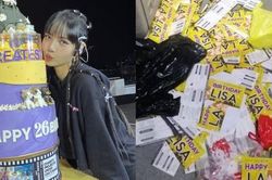 Fan quốc tế phẫn nộ vì BTC concert BLACKPINK tịch thu, vứt banner của Lisa dưới đất