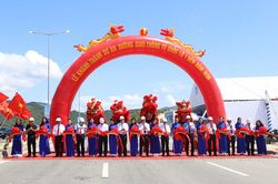 Khánh Hòa thông xe tuyến đường ven biển kết nối khu kinh tế Vân Phong