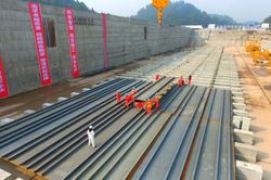 Trung Quốc chi 240 tỷ USD giải cứu các quốc gia 'Vành đai - Con đường'?