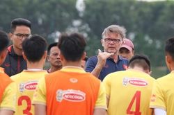 U23 Việt Nam gia công hàng thủ trước trận gặp Kyrgyzstan