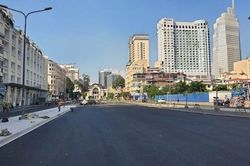 Đường Lê Lợi, quận 1, TPHCM khó trồng cây vì ảnh hưởng hệ thống ngầm metro