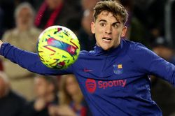 Bayern Munich 'đánh cắp' viên ngọc Gavi