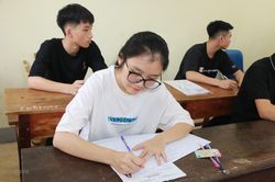 Bộ GD-ĐT điều chỉnh tiêu chuẩn người ra đề thi tốt nghiệp THPT