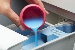 CẢNH BÁO: Những sai lầm phổ biến khi dùng nước xả vải khiến quần áo bạc màu, nhanh hỏng