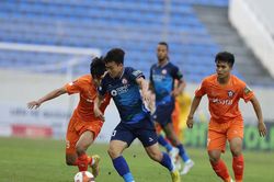Bóng đá Việt Nam cần 'chân đế' vững